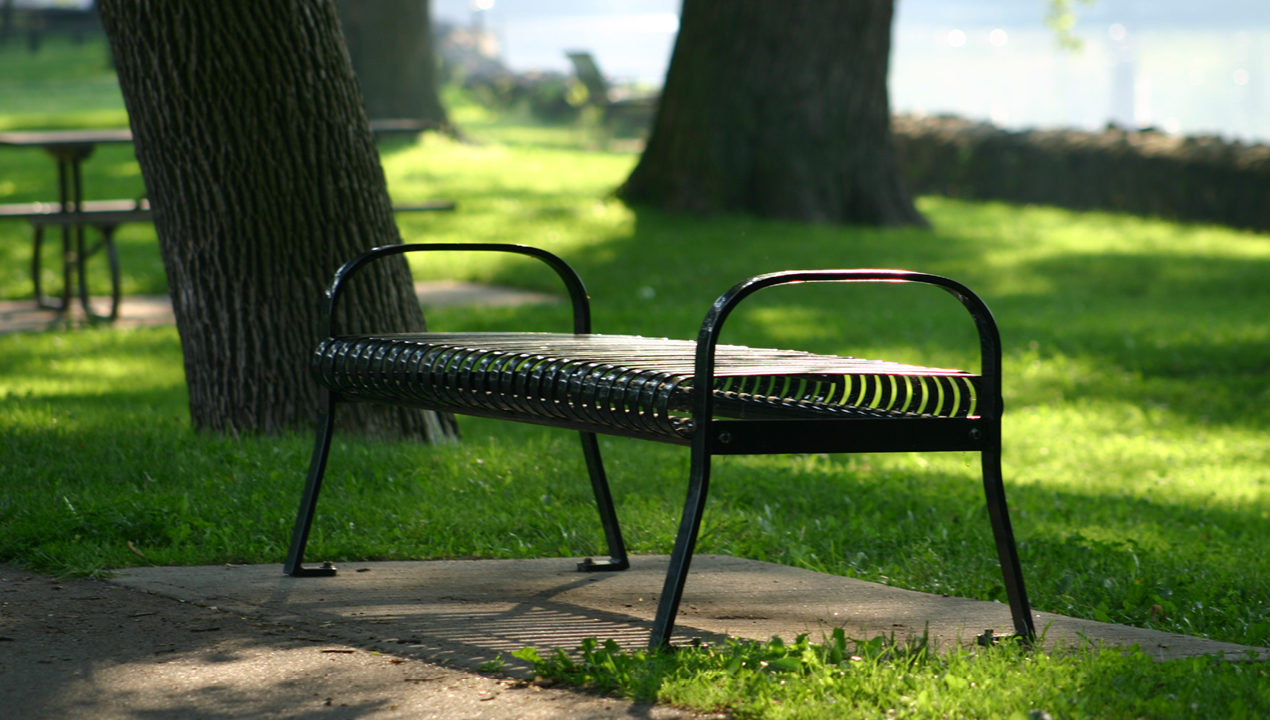 mbe-0510-series_backless-metal Backless Bench with Arms in Park
