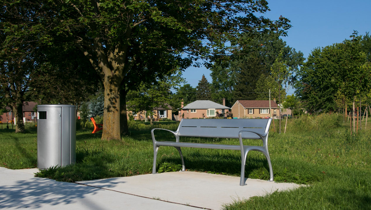 870-backed-metal-bench_650-trash MBE-0870-00009: 870 Backed Metal Bench with