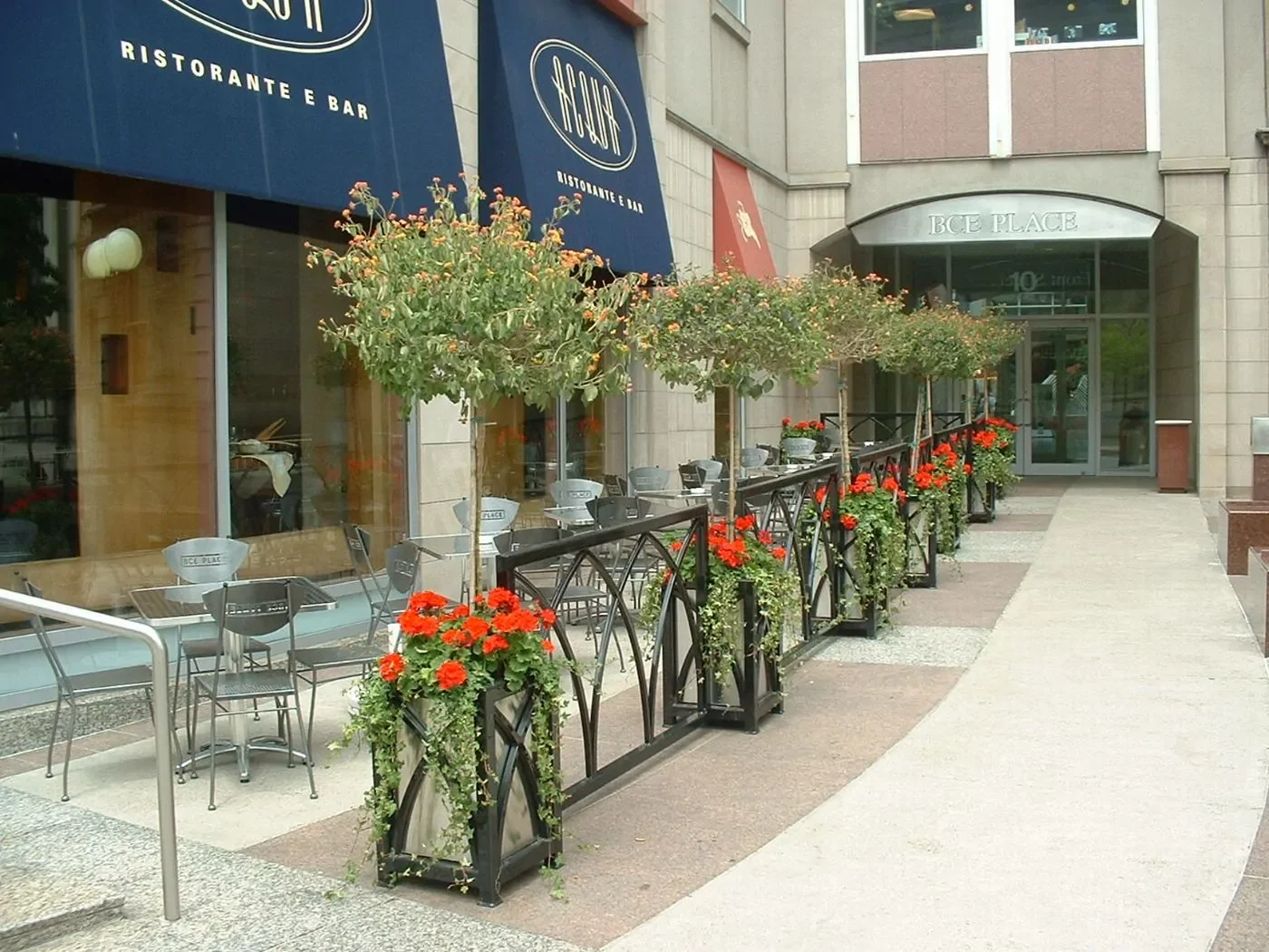 CUSTOM-Brookfield-Place-Planters-Panel-02.jpg