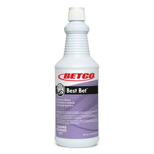 A 32 fl oz bottle of BETCO BEST BET LIQUID CREMECLEANSER RTU with a white bendable spout cap and a purple label detailing the product information.