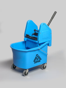 A blue BW-D33100 GRIZZLY 32QT Downpress Wringer & Bucket Mop Combo, featuring a "Caution" label with a slipping hazard symbol.