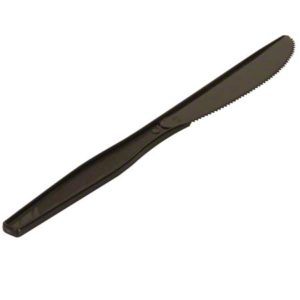 A DIXIE SMARTSTOCK black plastic knife with a serrated edge, designed for disposable use; available in packs of 40, with 24 packs per case.