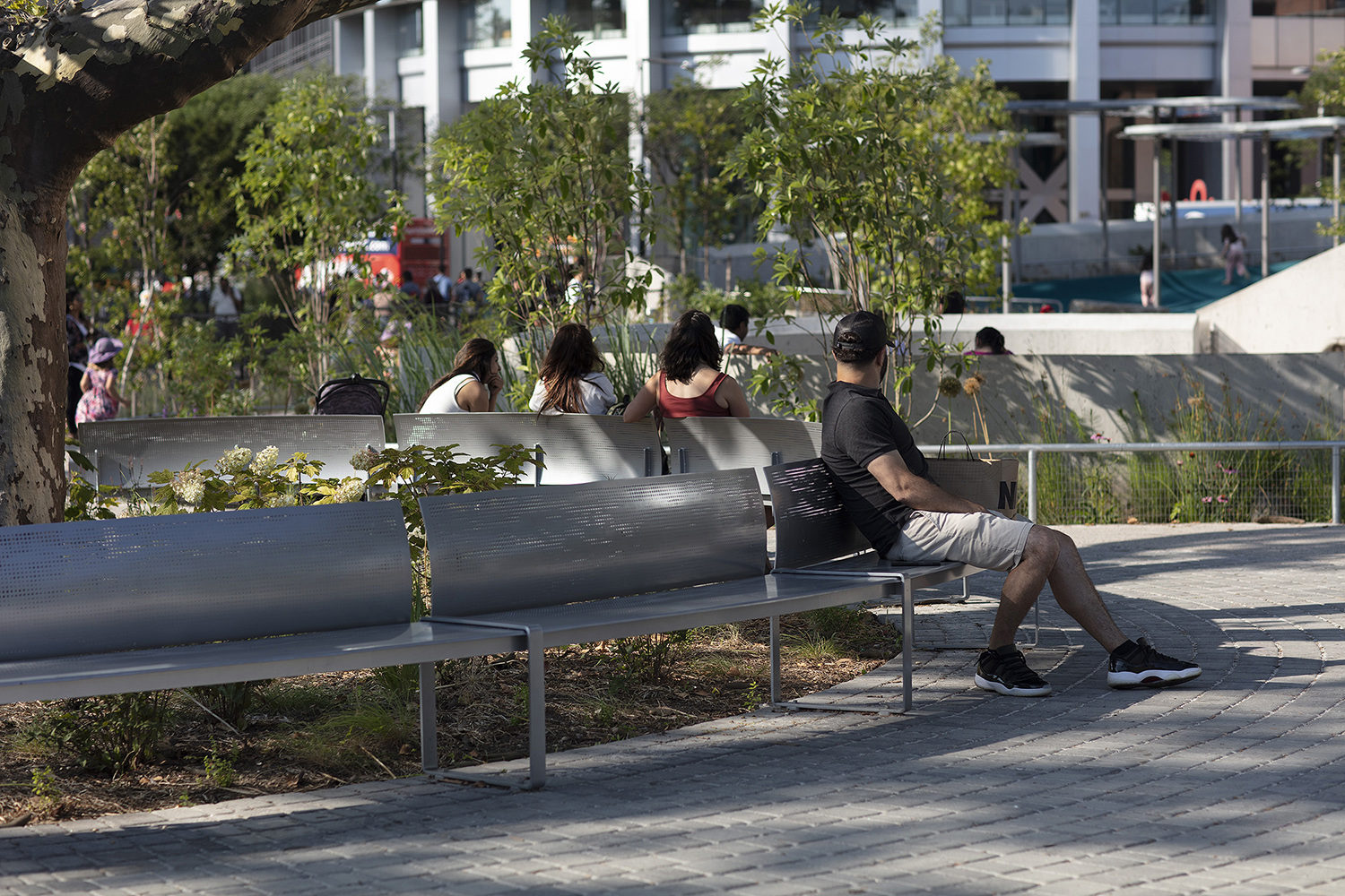 Battery-Playscape_custom-curved-bench_003_resize