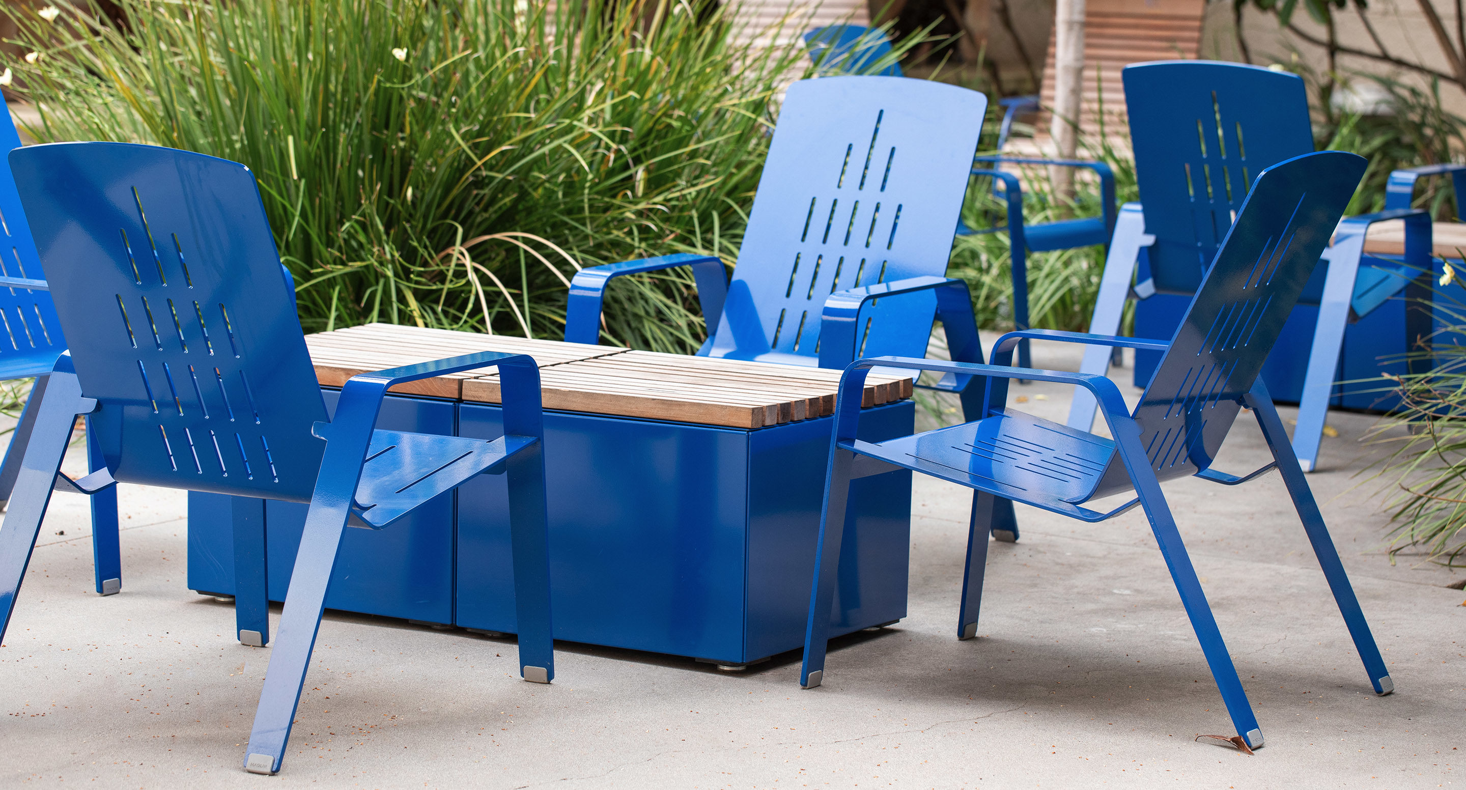 maglin_alum-lounge-chairs-3