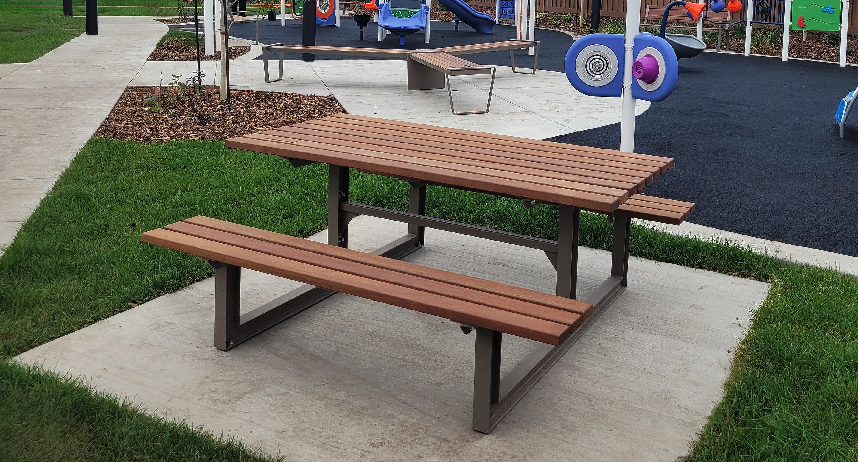 maglin_mtb-0210-cluster-seating-4