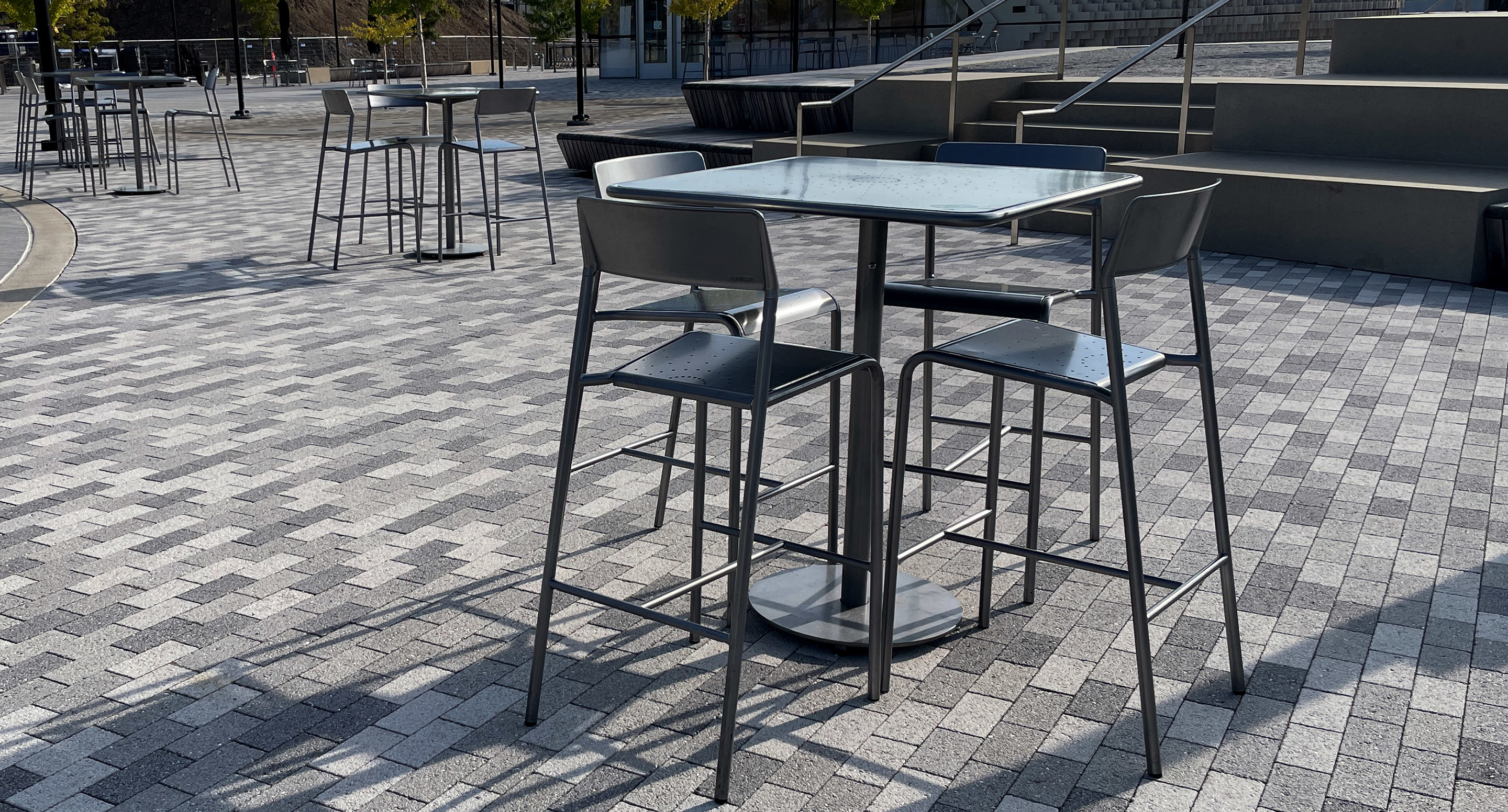 maglin_mtb-1700-foro-bar-height-tables-3