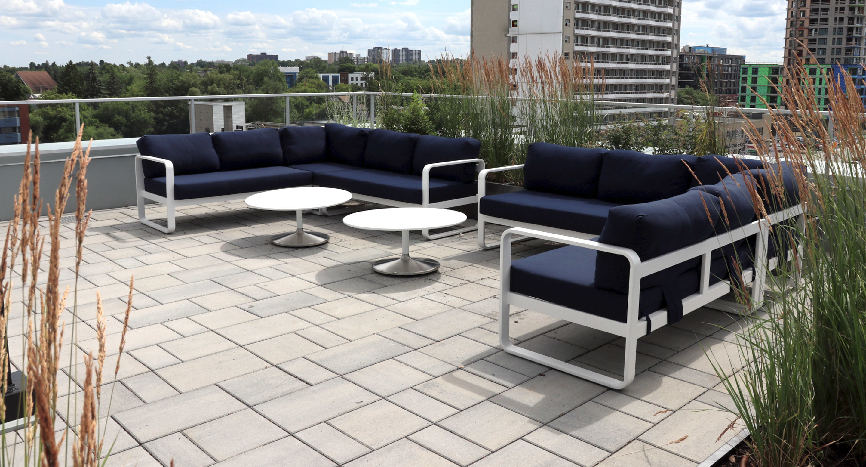 maglin_mtb-1800-battery-lounge-tables-1