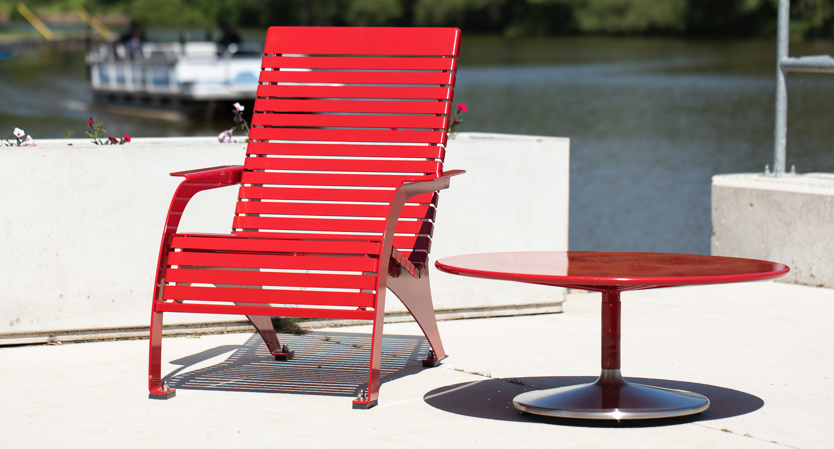maglin_mtb-1800-battery-lounge-tables-2