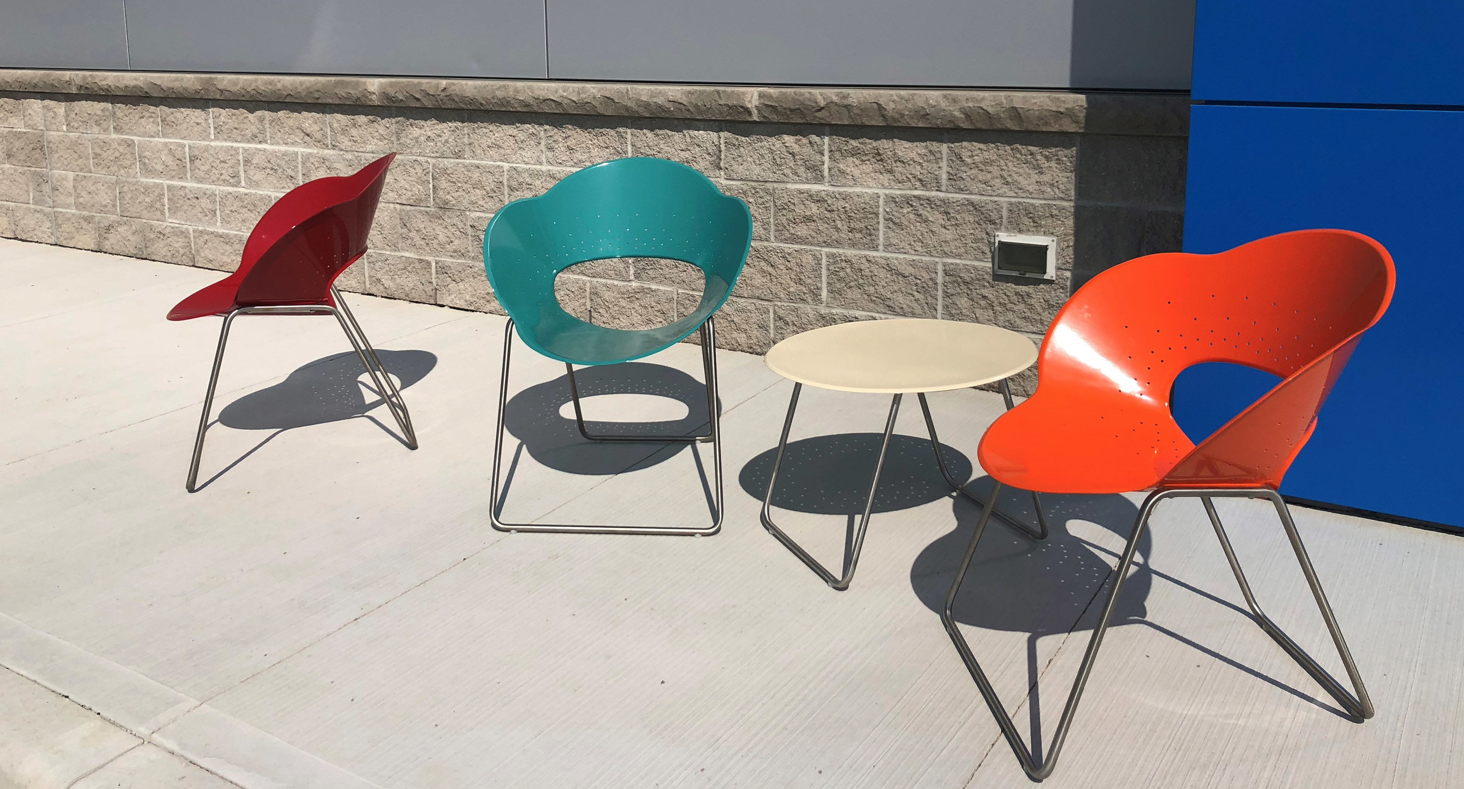 maglin_mtb-1800-battery-lounge-tables-4