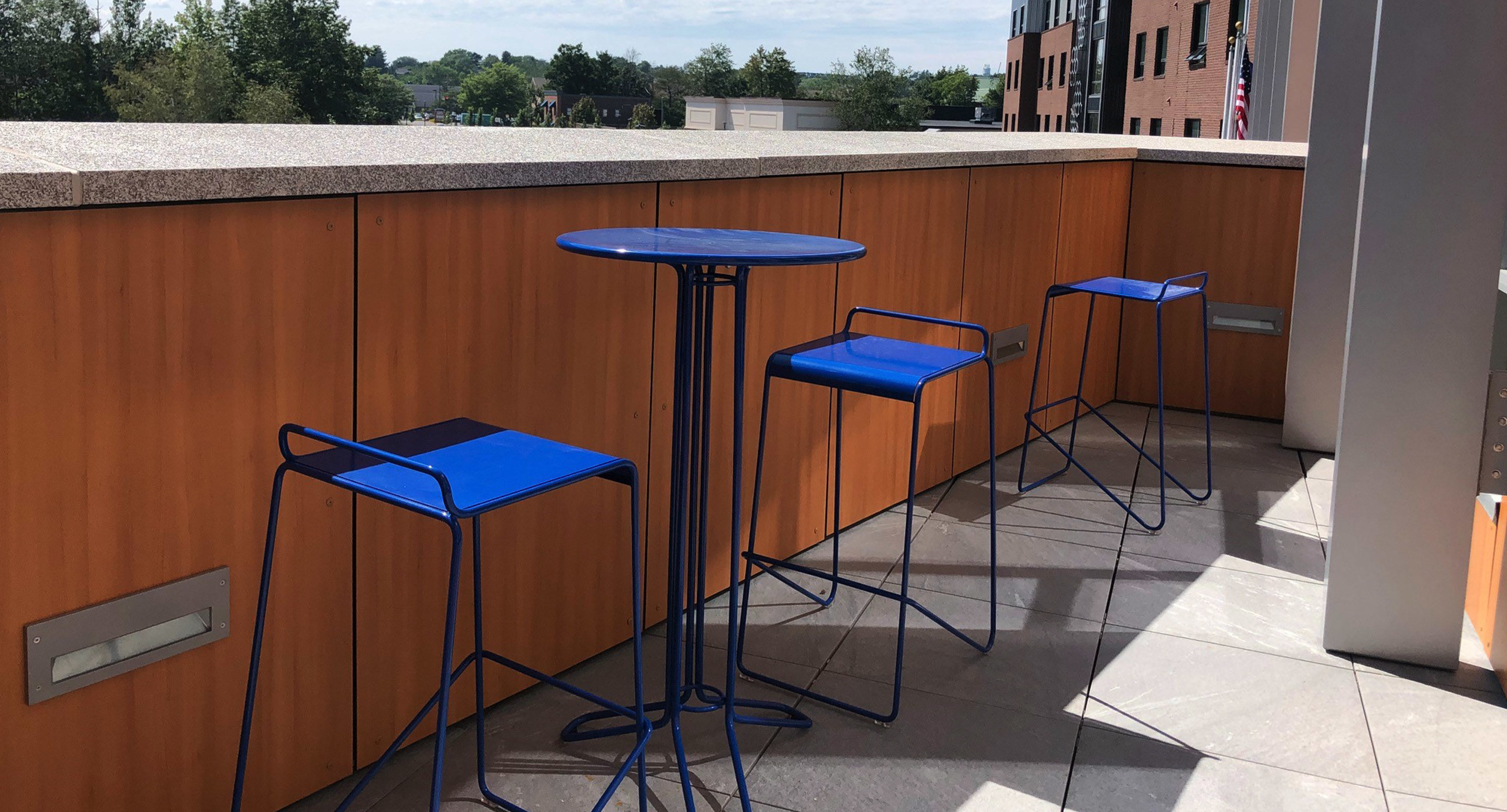 maglin_mtb-2000-kontur-bar-height-table-2