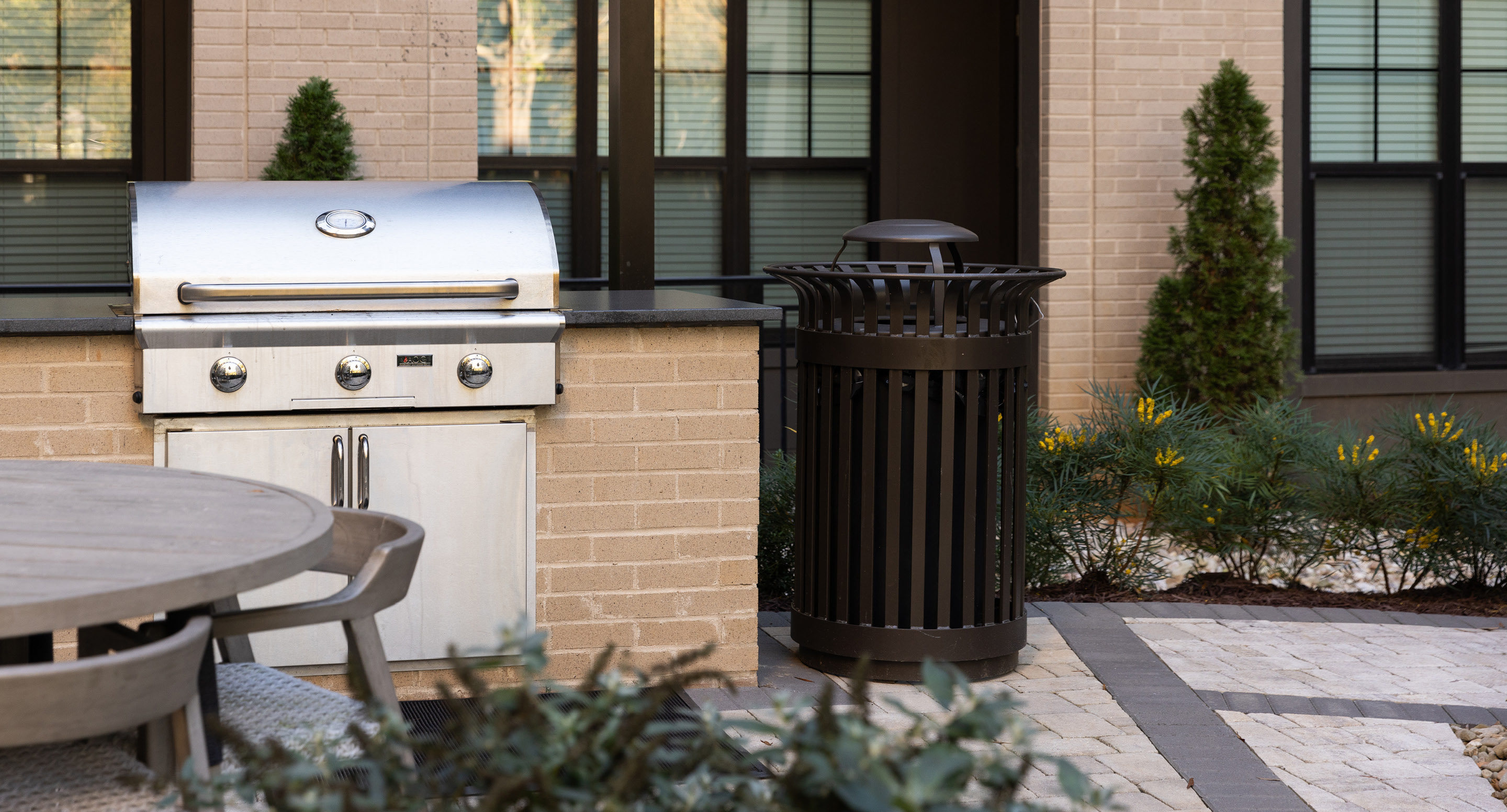 maglin_mtr-0200-trash-receptacles-1